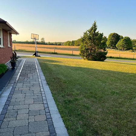 Bowmanville Event Place 外观 照片